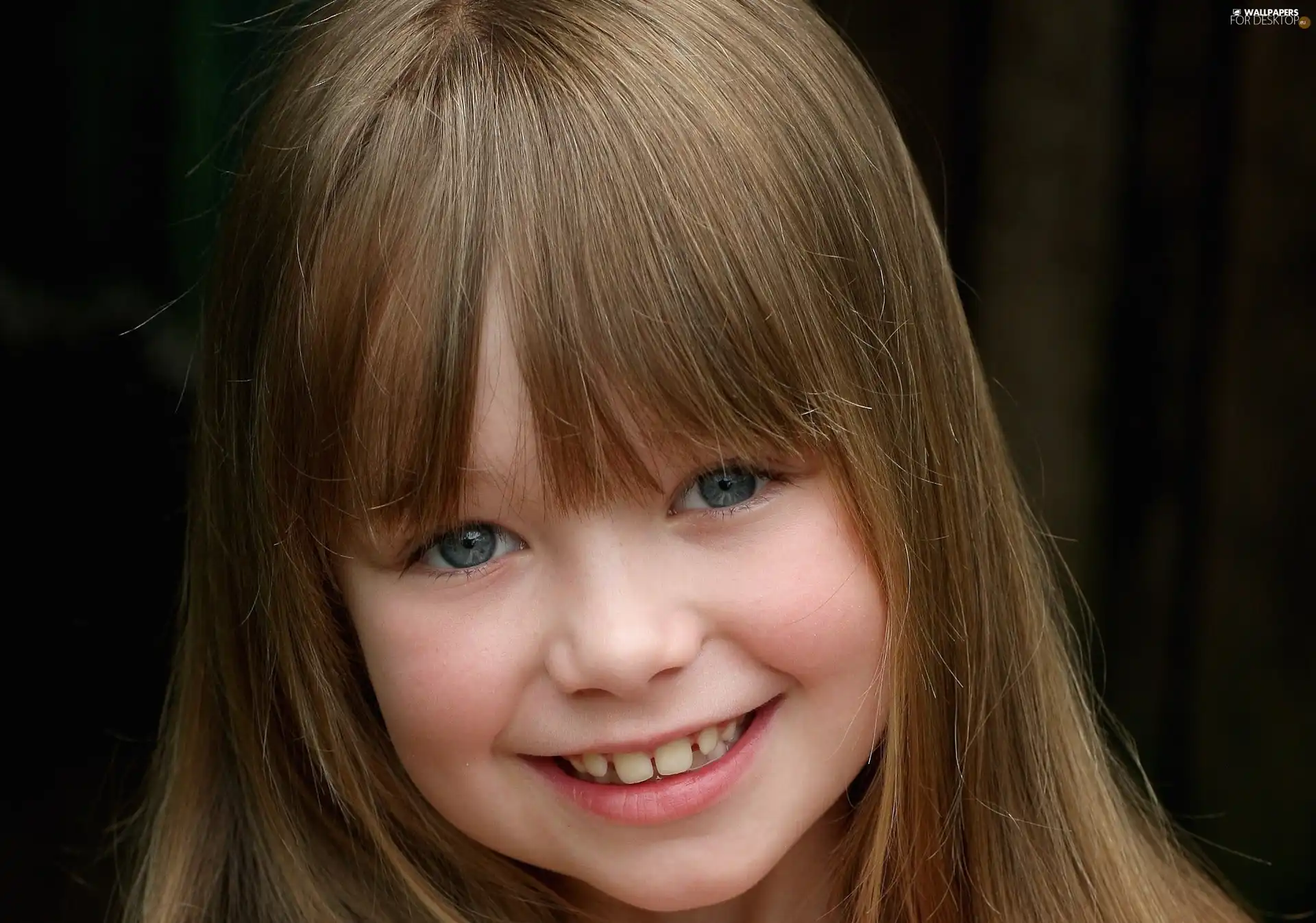 Connie Talbot, Smile, bangs, songster
