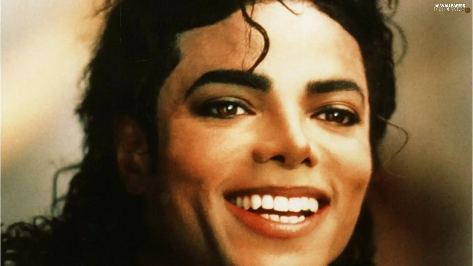 smiling, Michael Jackson