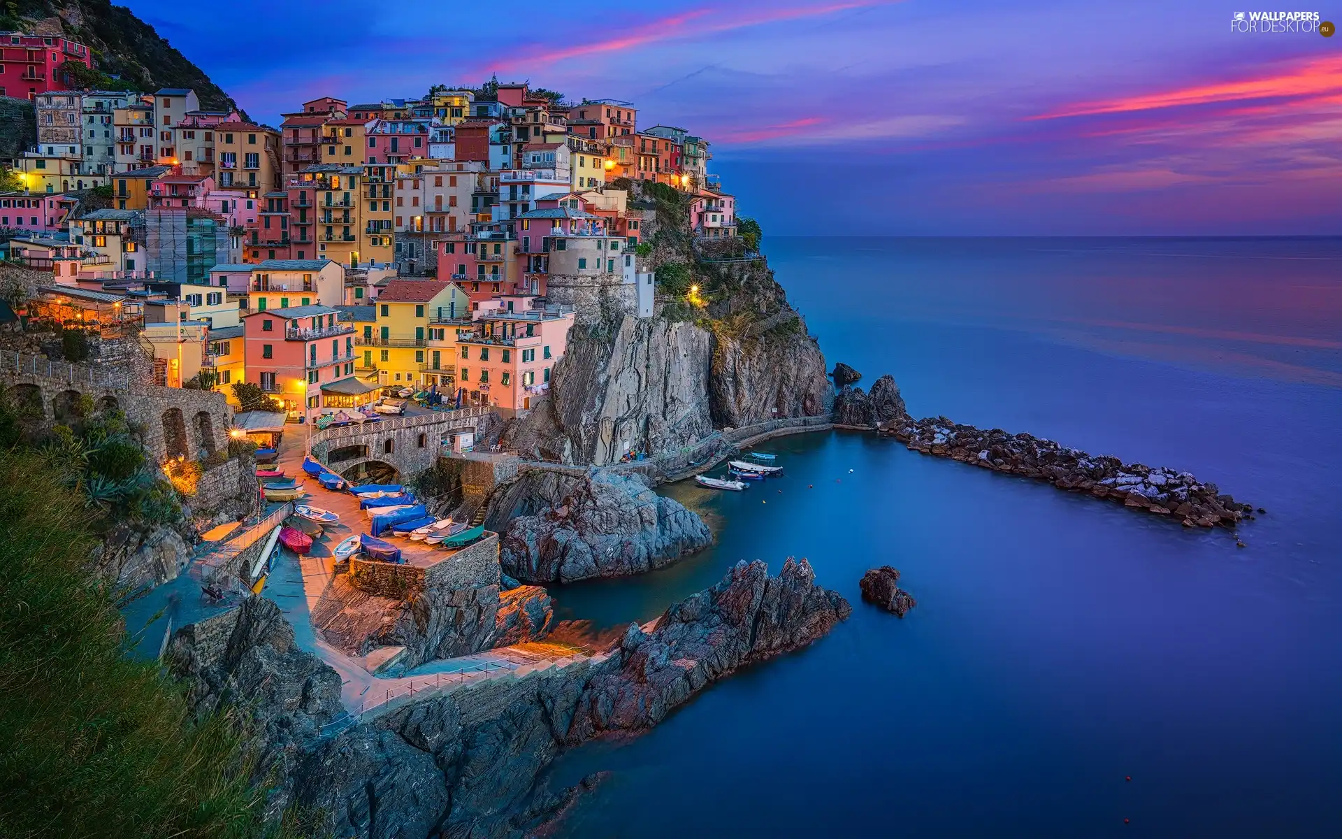 City of Manarola, Ligurian Sea, rocks, Cinque Terre, Houses, Riomaggiore Municipality, Italy, color