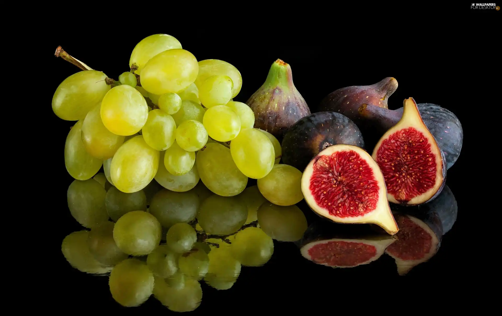 figs, Grapes, reflection, green ones