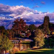 The Town of Wanaka Otago, New Zeland, River, Houses, Mountains