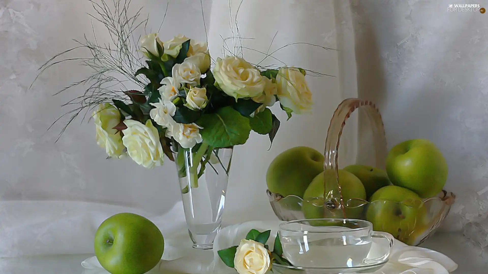 White, green ones, apples, roses