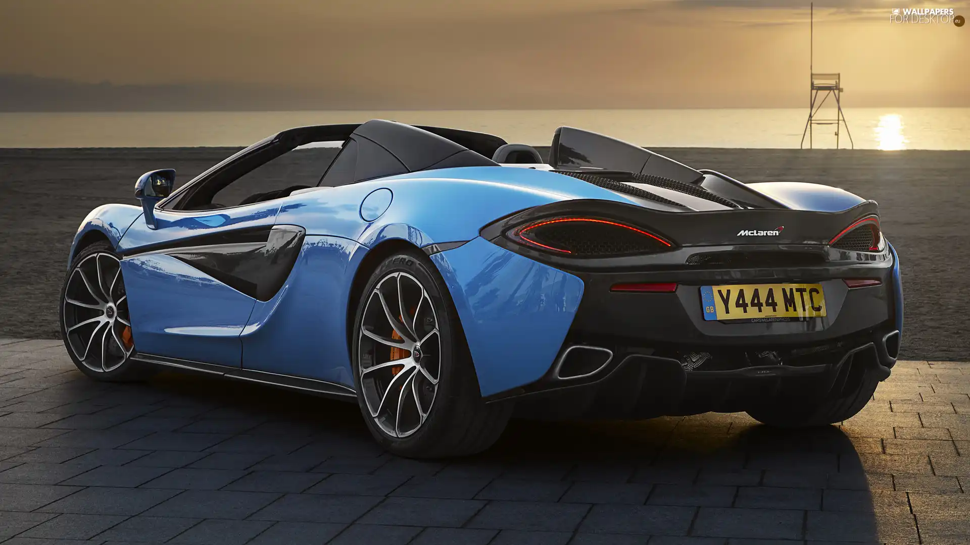 McLaren 570S Spider, Back