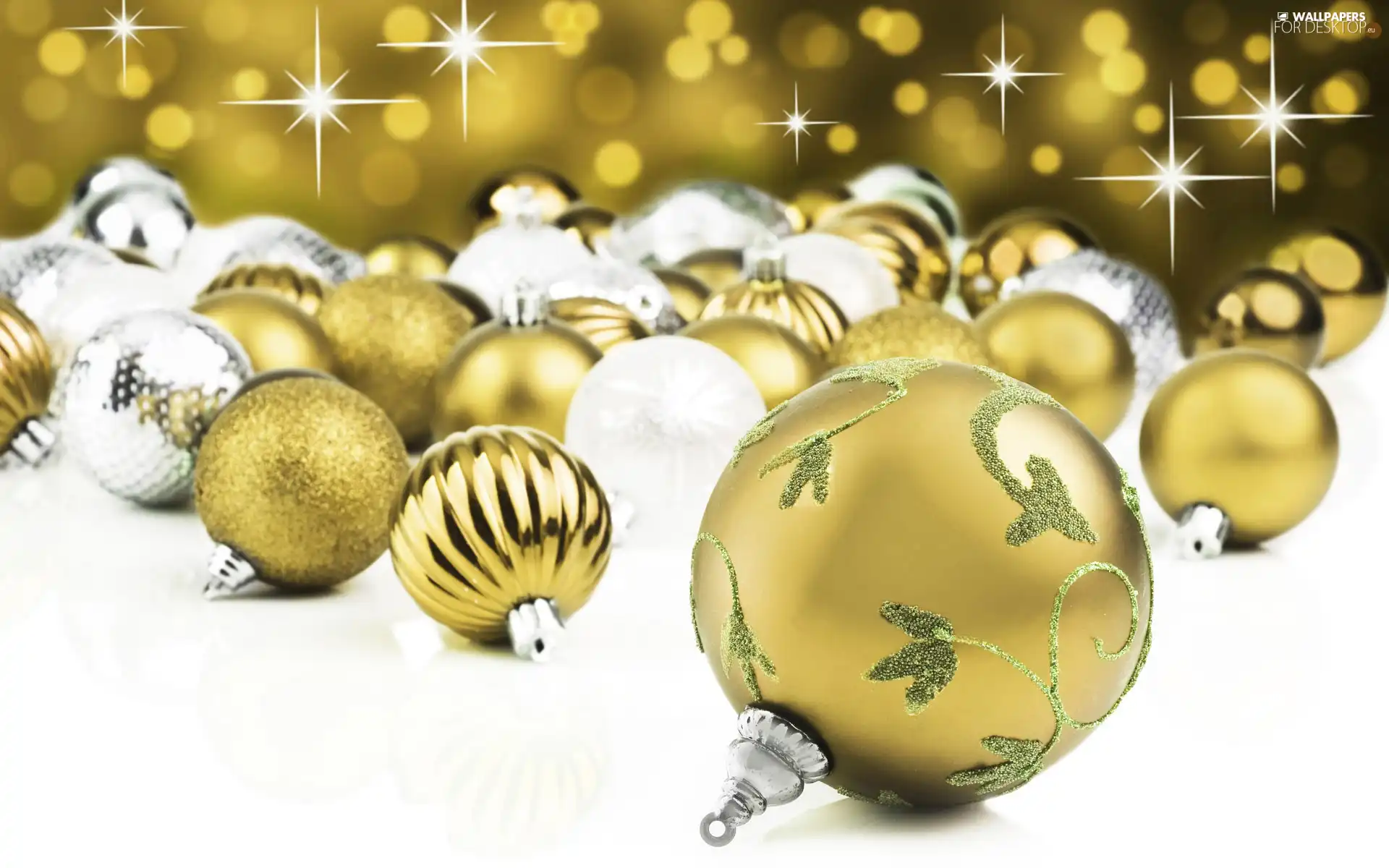 baubles, Silver, Golden