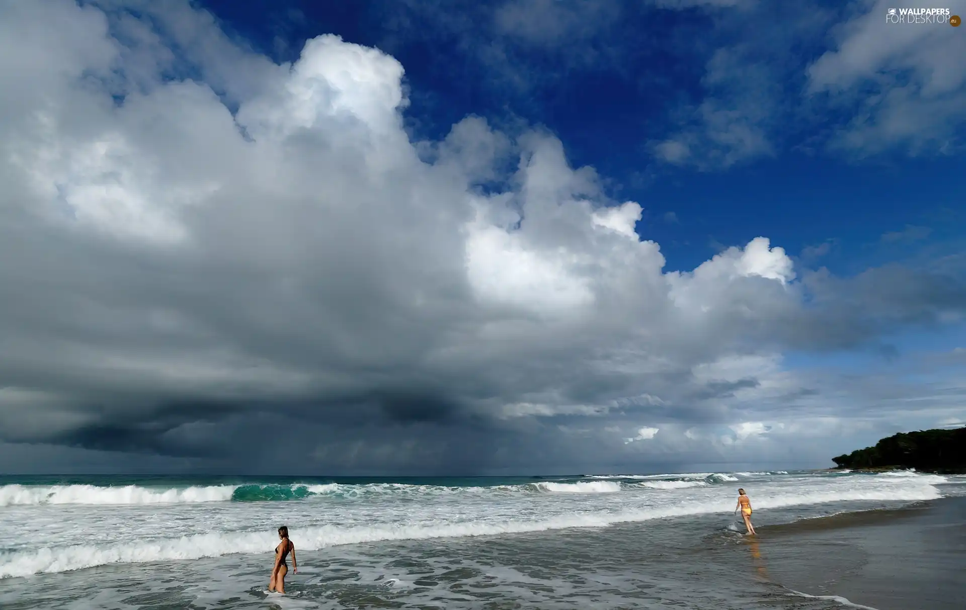 Beaches, clouds, sea