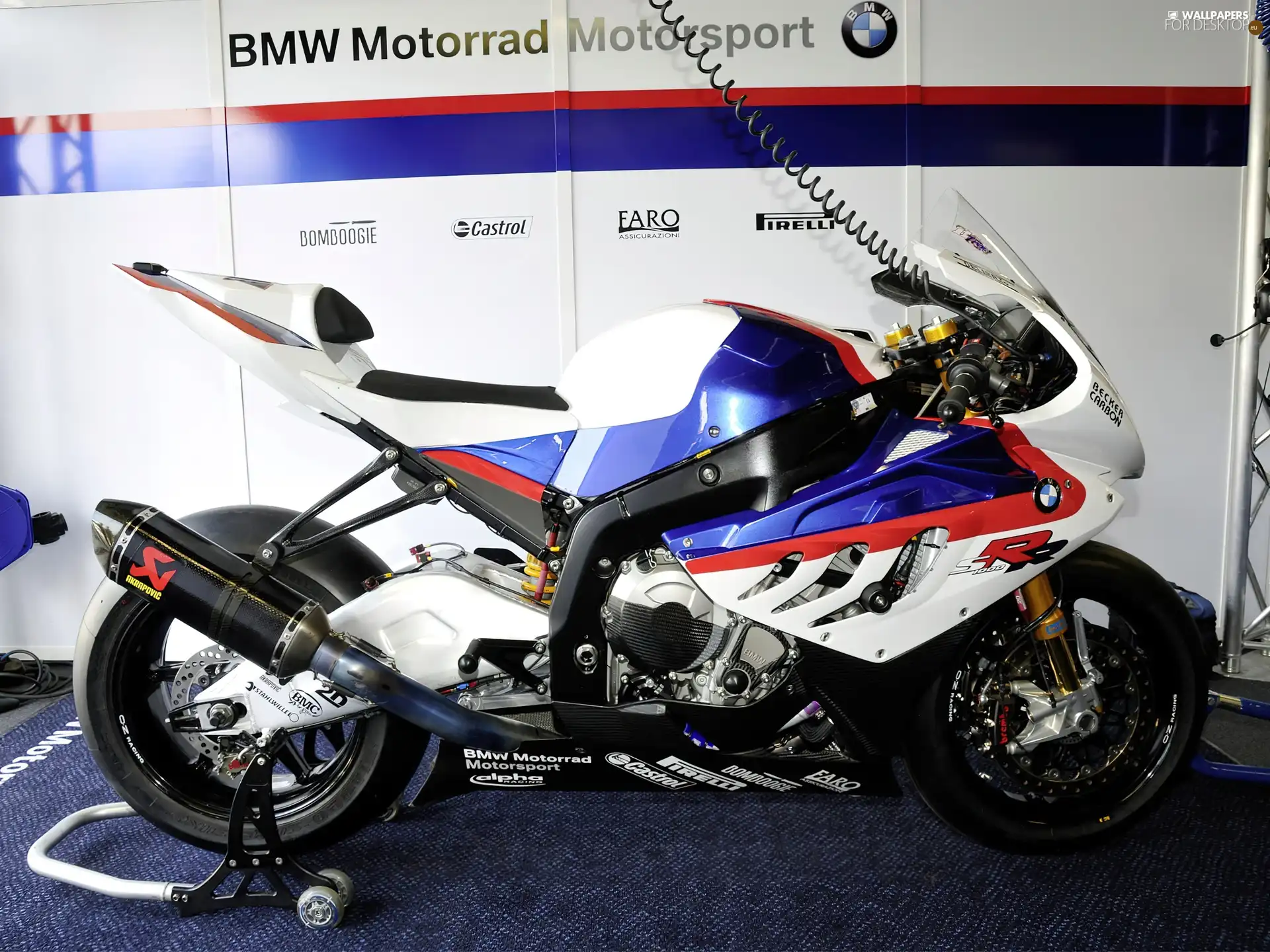 BMW S1000RR, Akrapovic