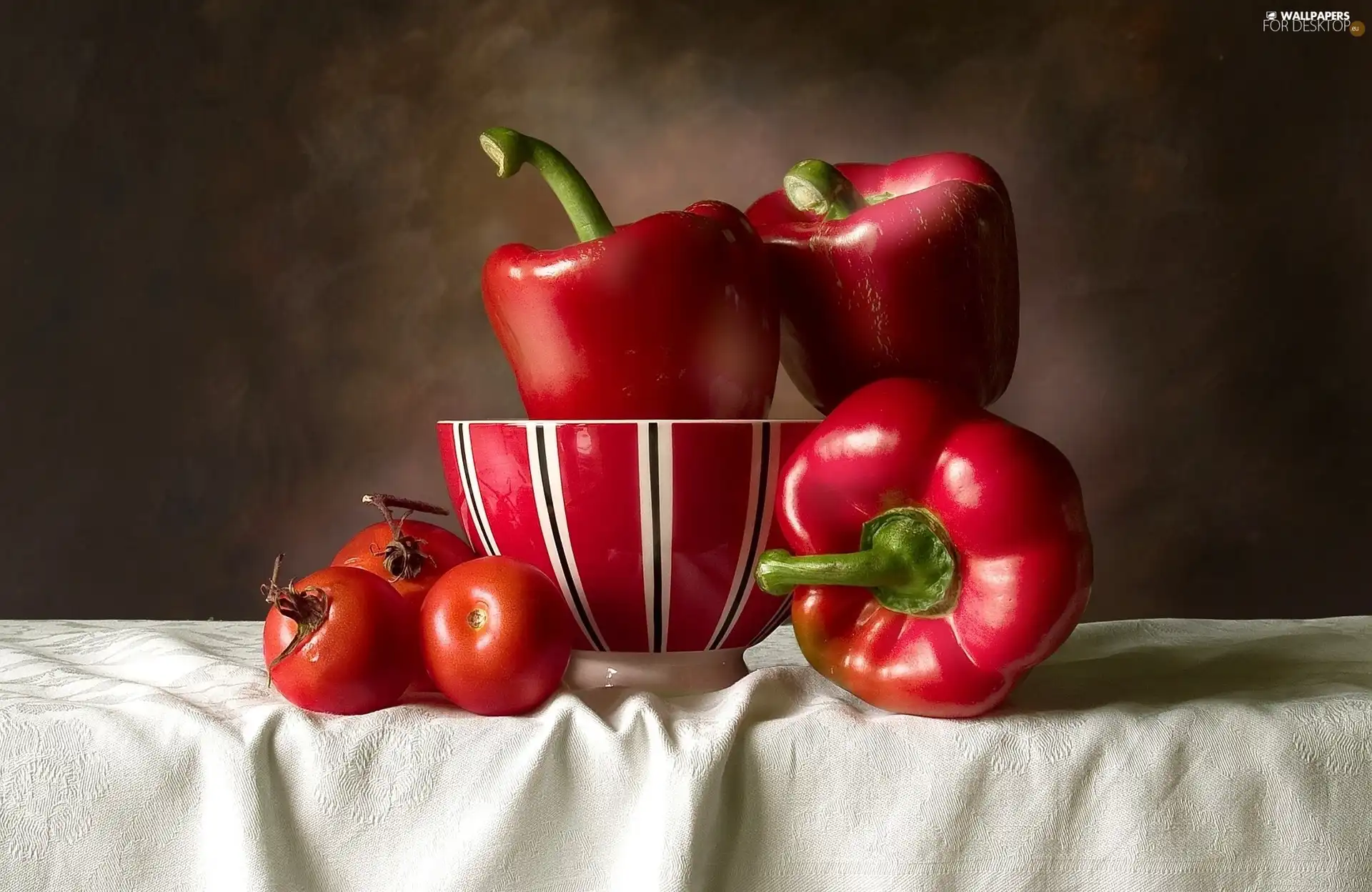 bowl, pepper, tomatoes