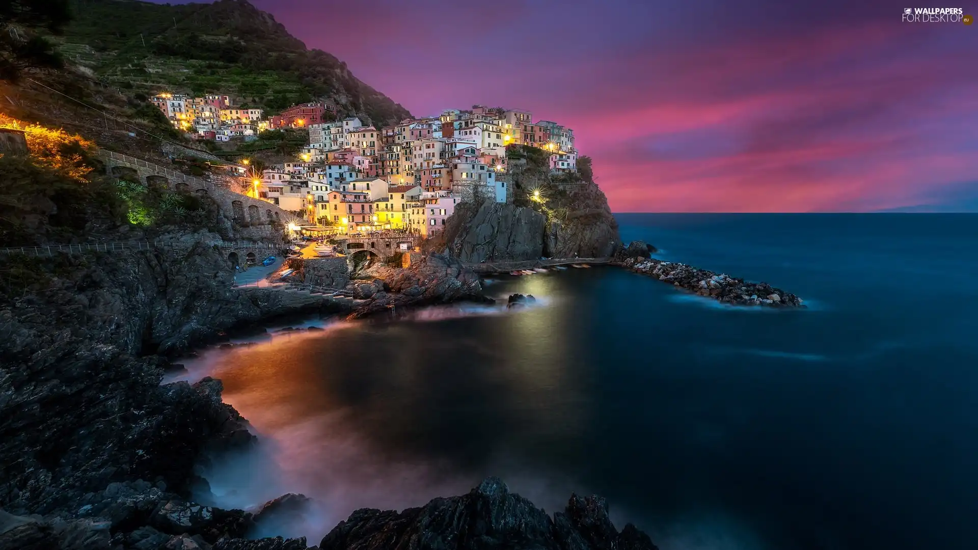rocks, Houses, creek, City of Manarola, Riomaggiore Municipality, light, color, Italy, Night, Ligurian Sea, Region of Liguria, Province of La Spezia