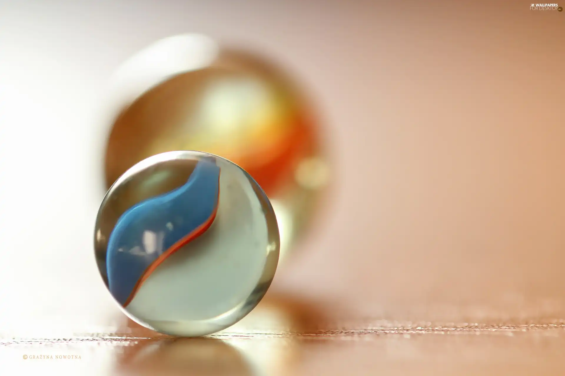 Close, Glass, ball