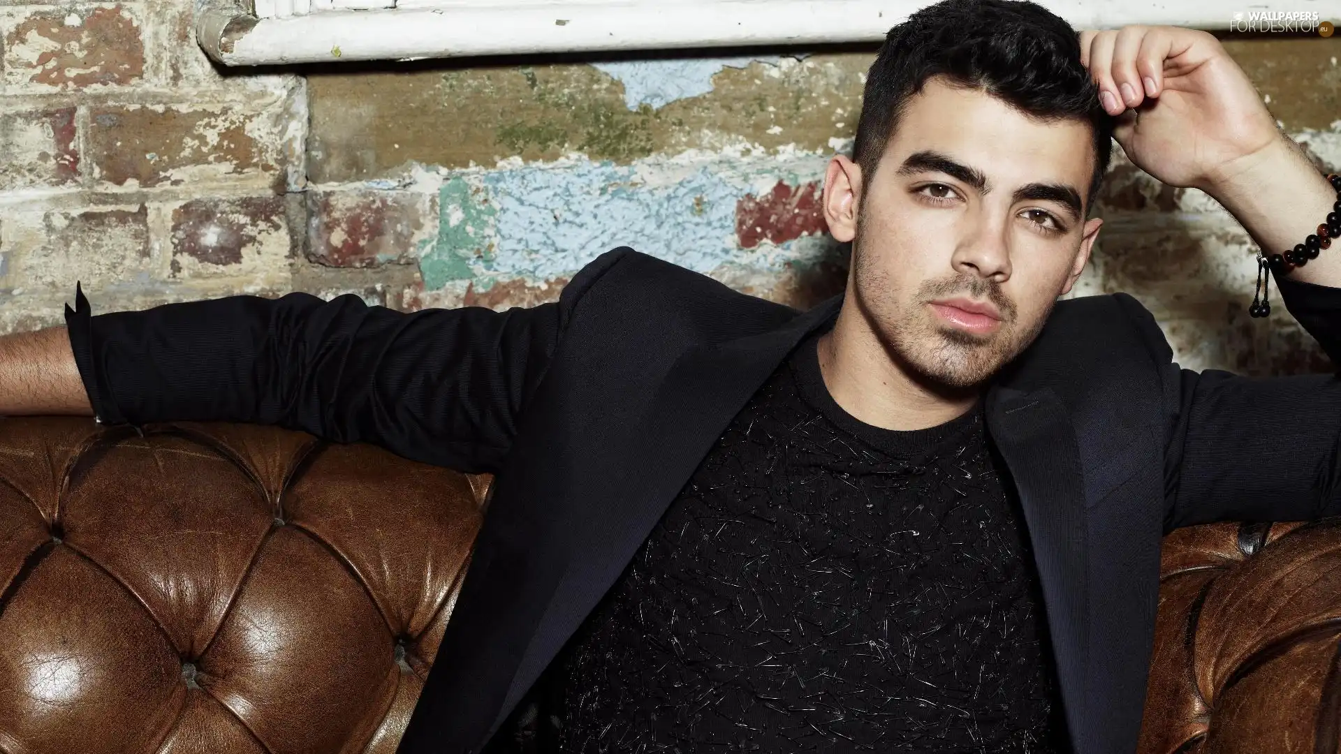 Sofa, Joe Jonas, Coat