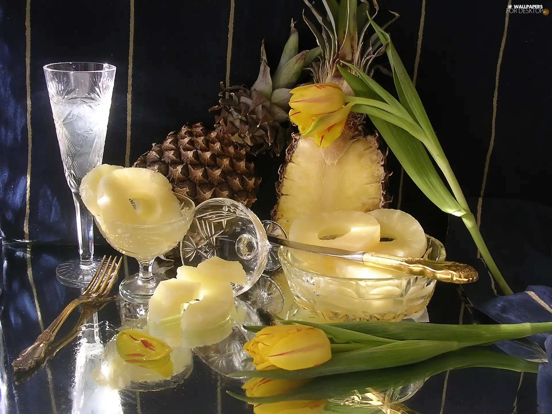 dishes, Pineapples, Tulips