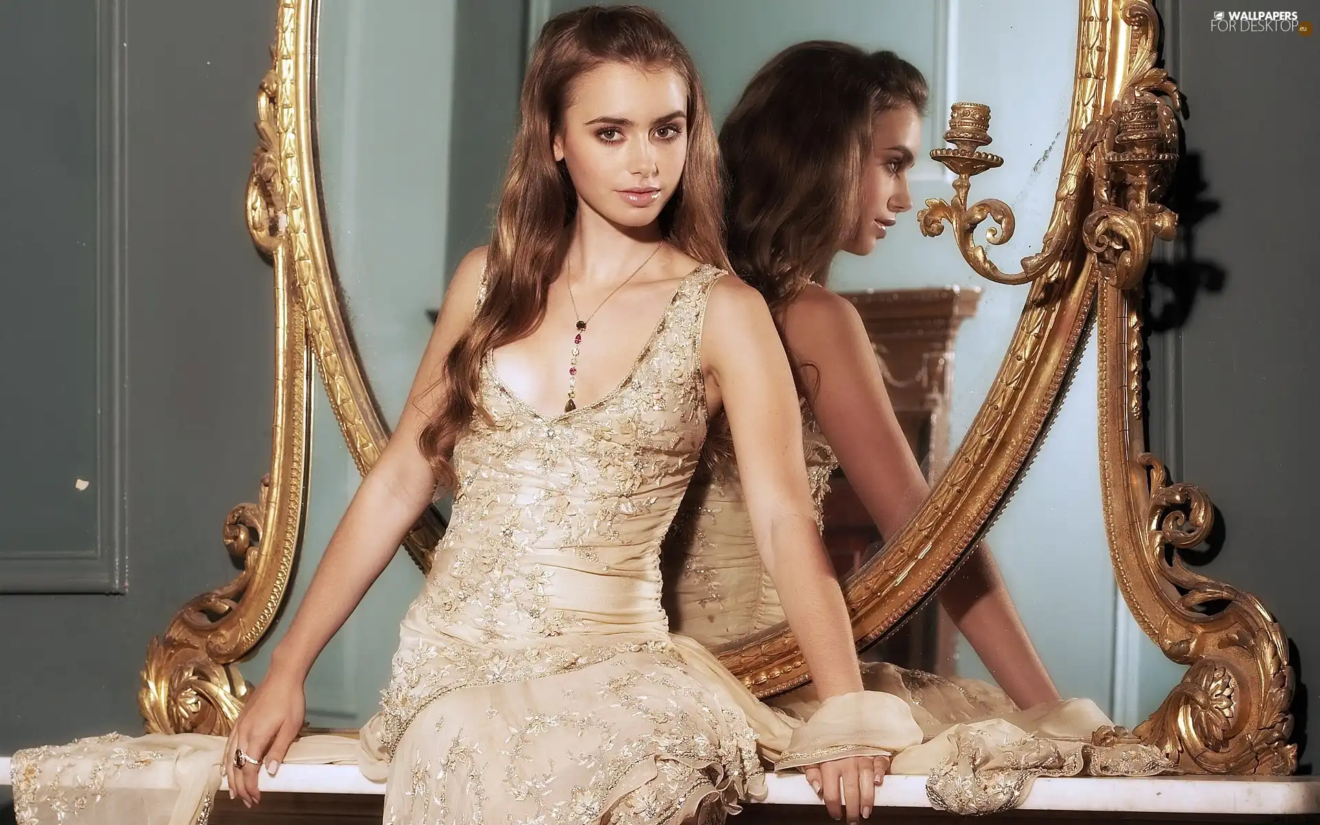 Lily Collins, Golden automobile, dress, Mirror