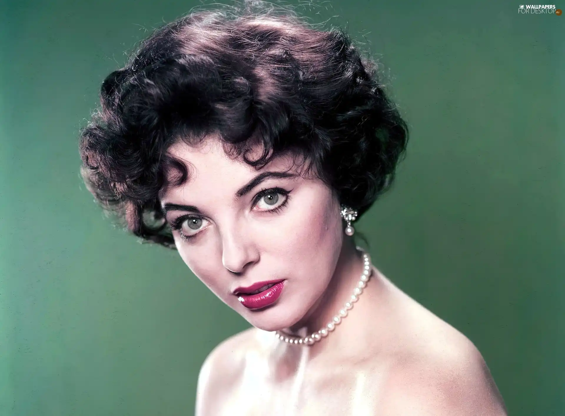 Joan Collins, Pearl, ear-ring, Necklace