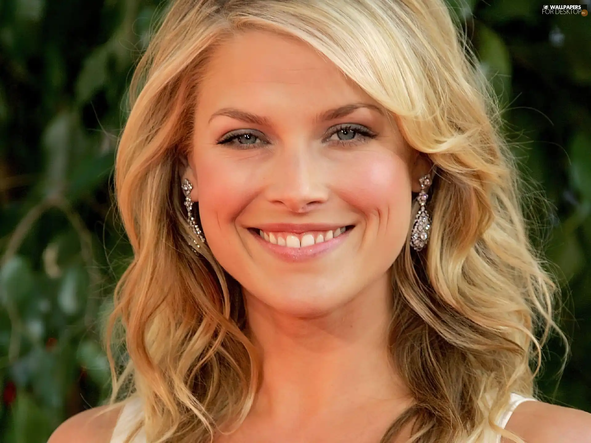 Ali Larter, Smile, ear-ring, Blonde