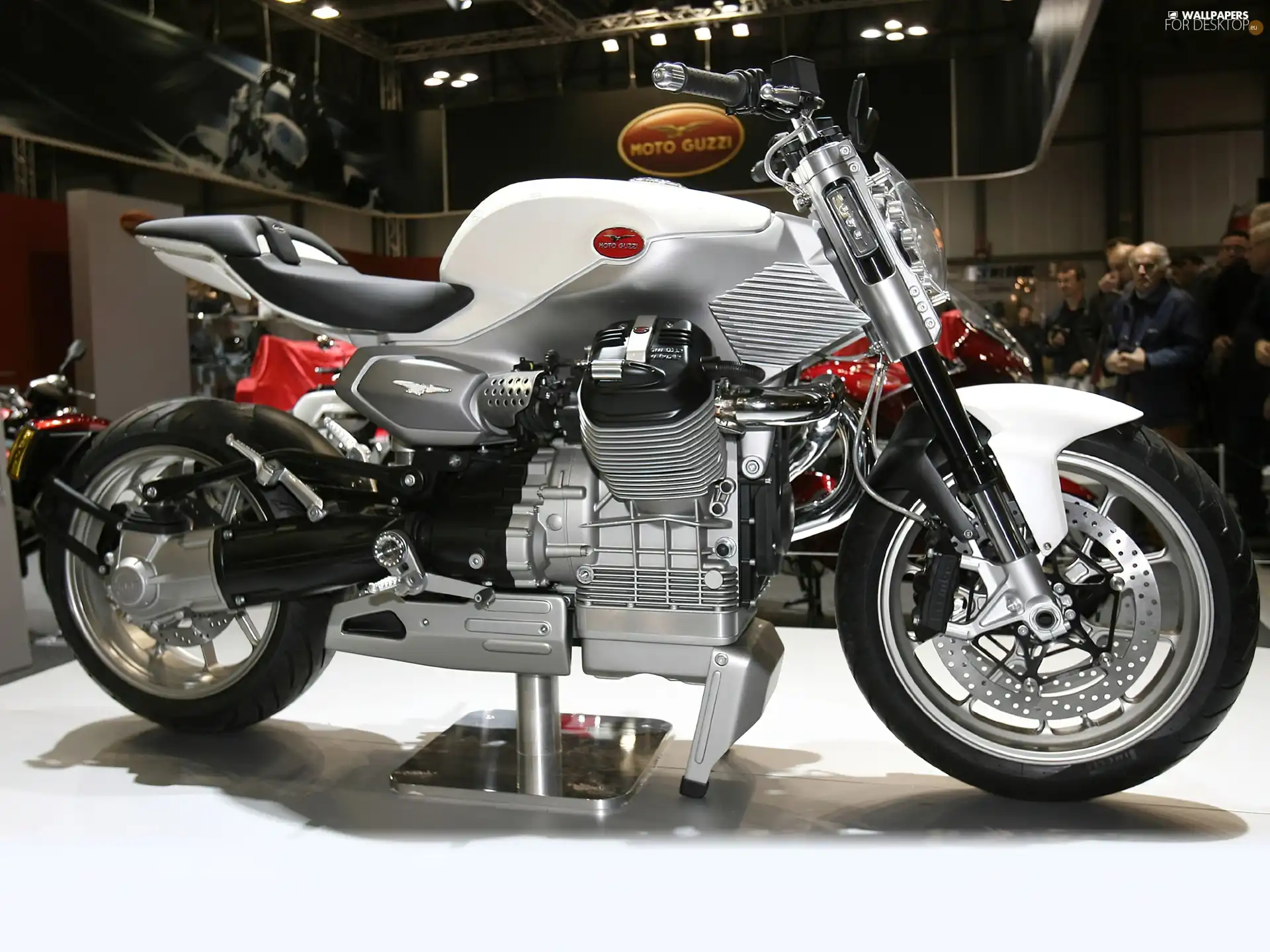 Moto Guzzi V12 Strada, exhibition