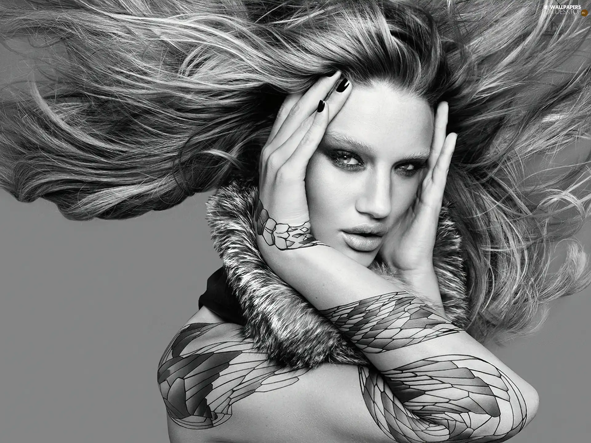 Rosie Huntington Whiteley, dispelled, Hair, Tattoo