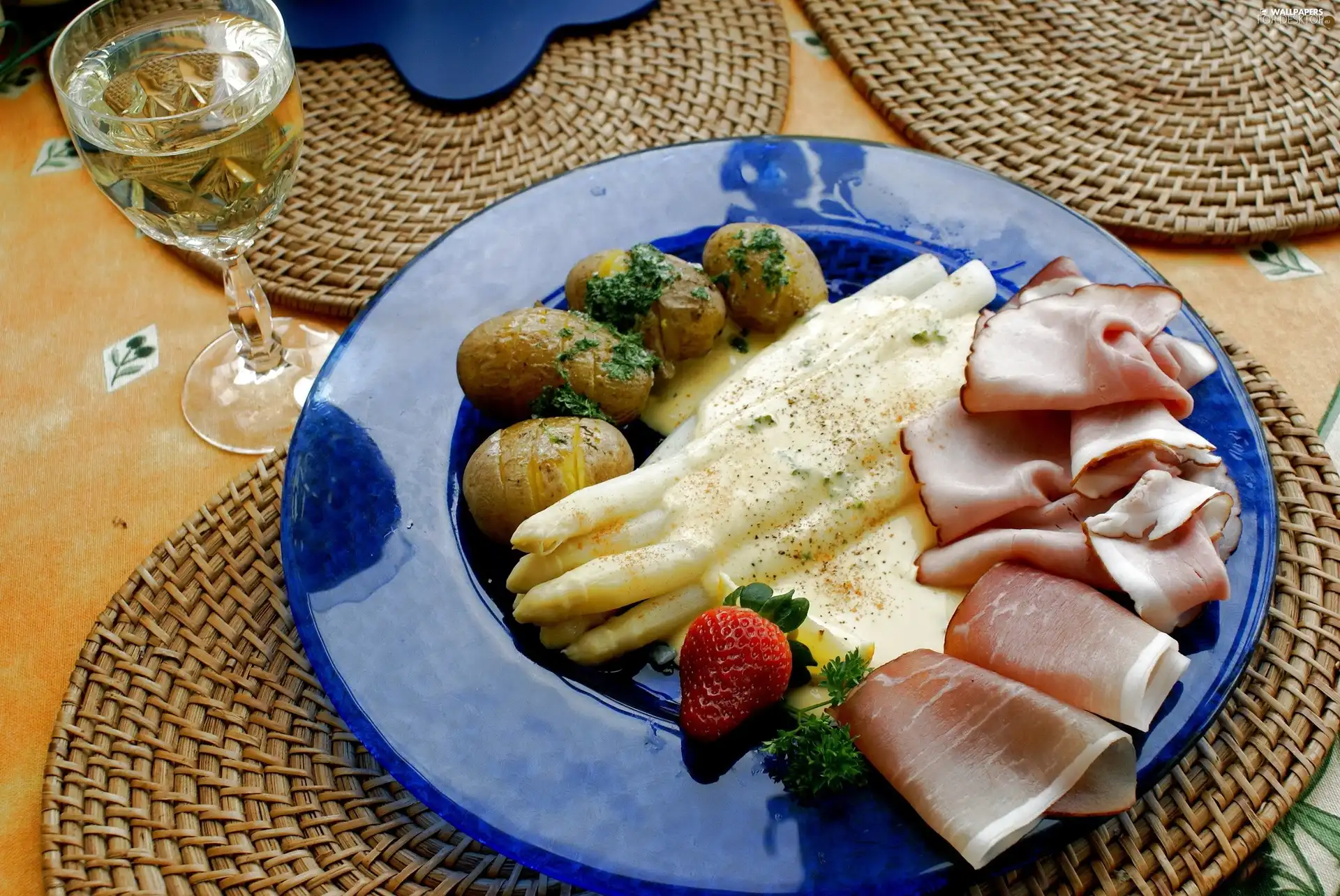 plate, asparagus, ham, Potatoes