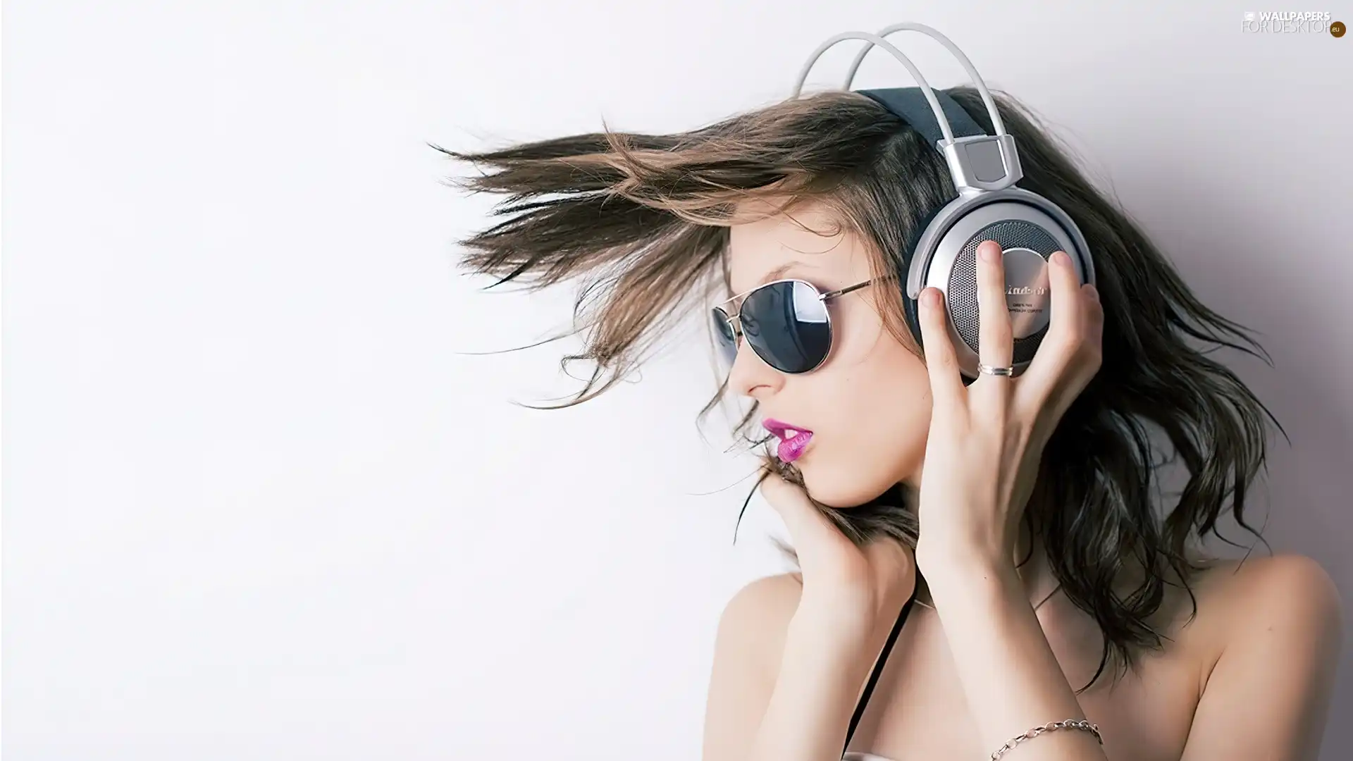 HEADPHONES, Women, Hair