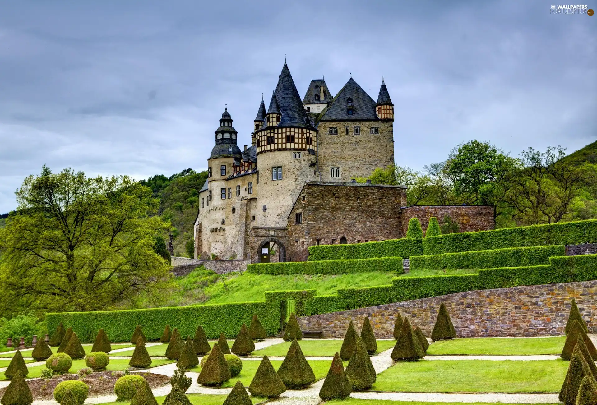 Castle, the walls, hedge, Towers