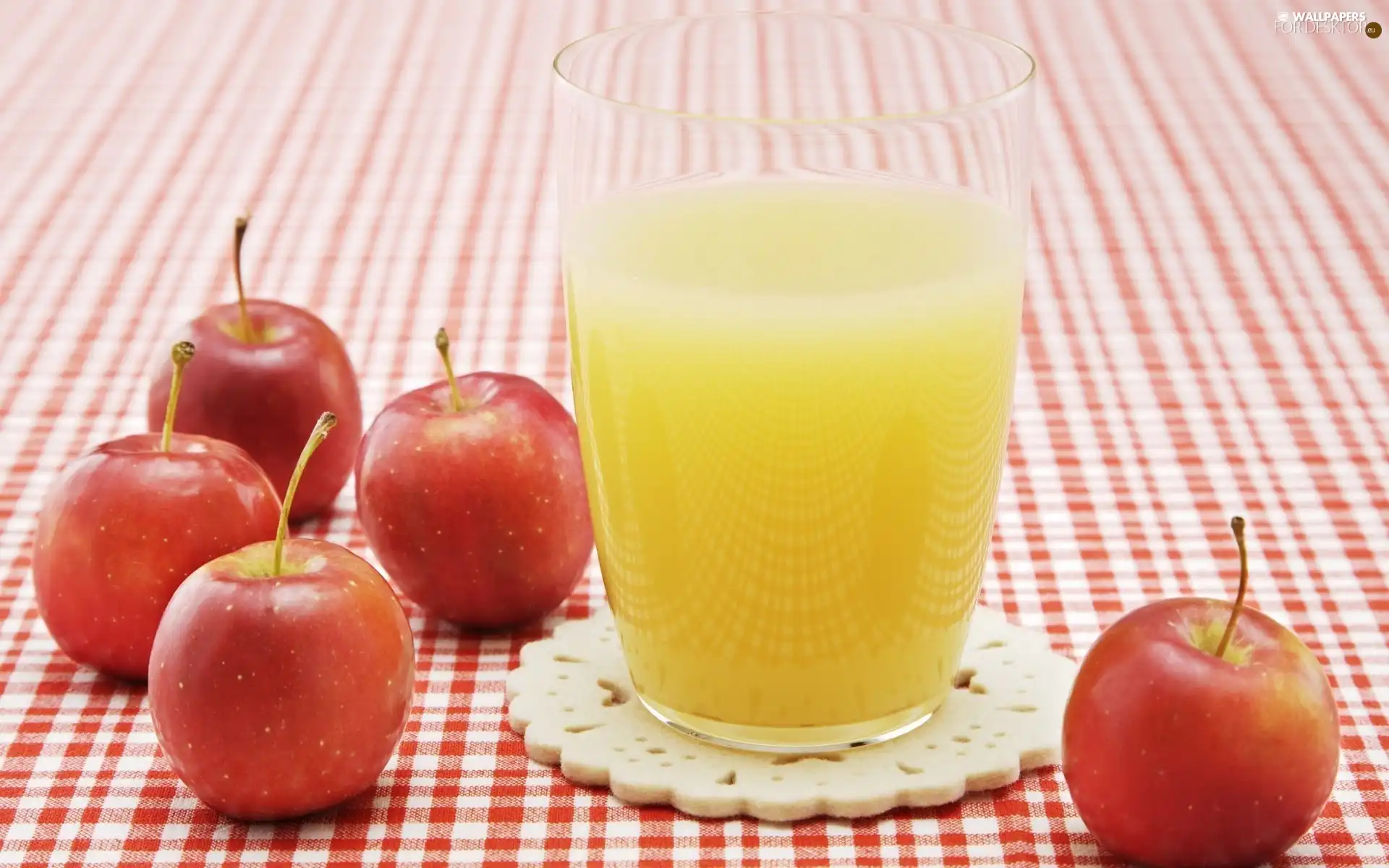 Red, A glass, juice, apples