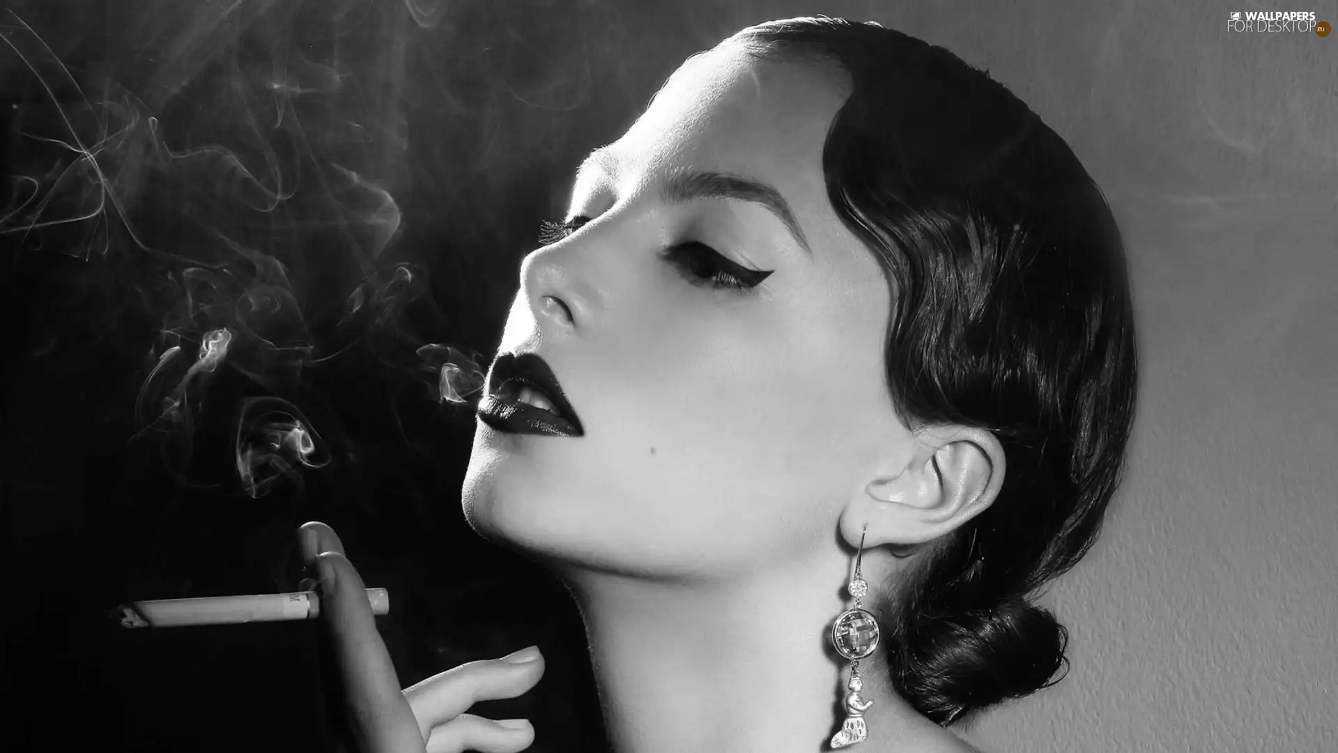 Cigarette, Women, make-up