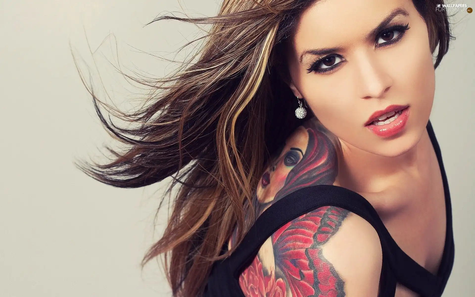 Tattoo, brunette, make-up