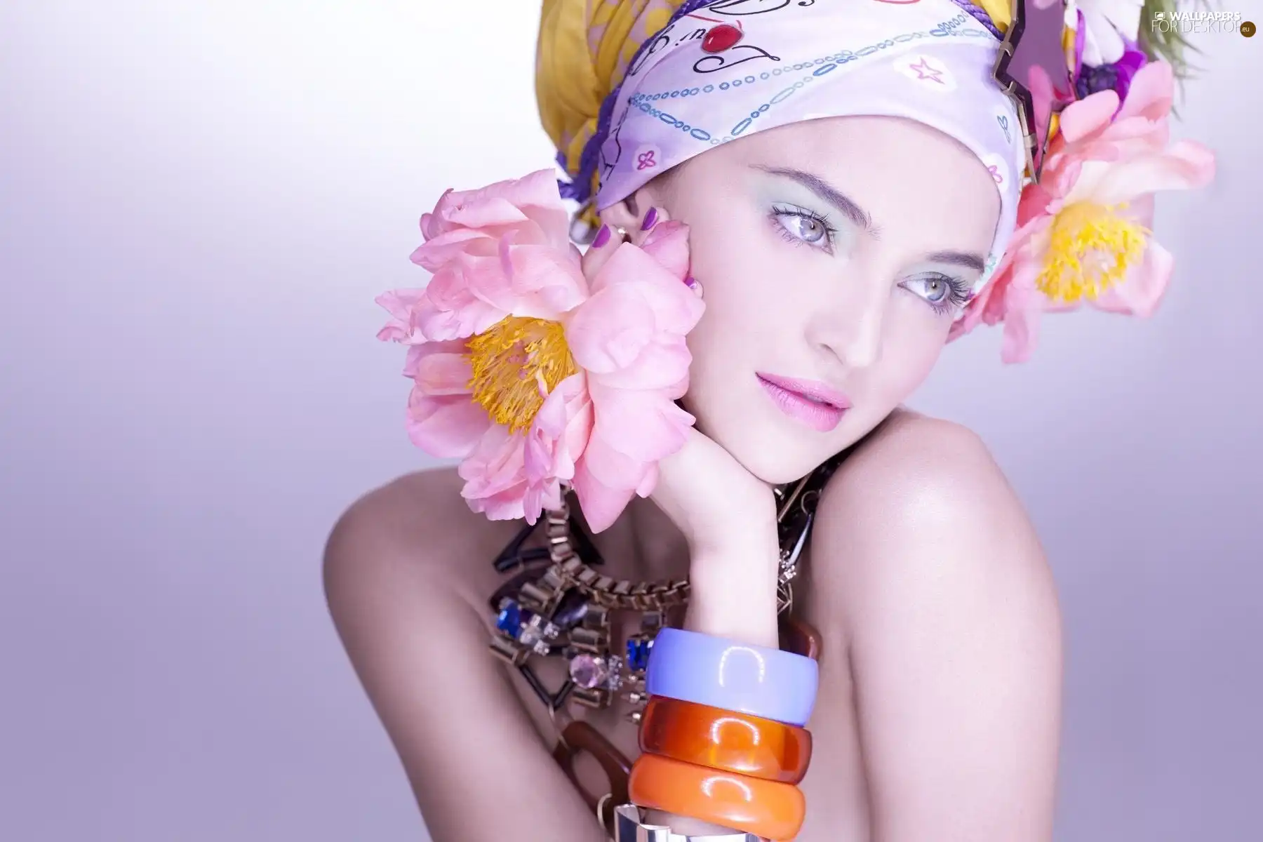 Women, jewellery, make-up, turban