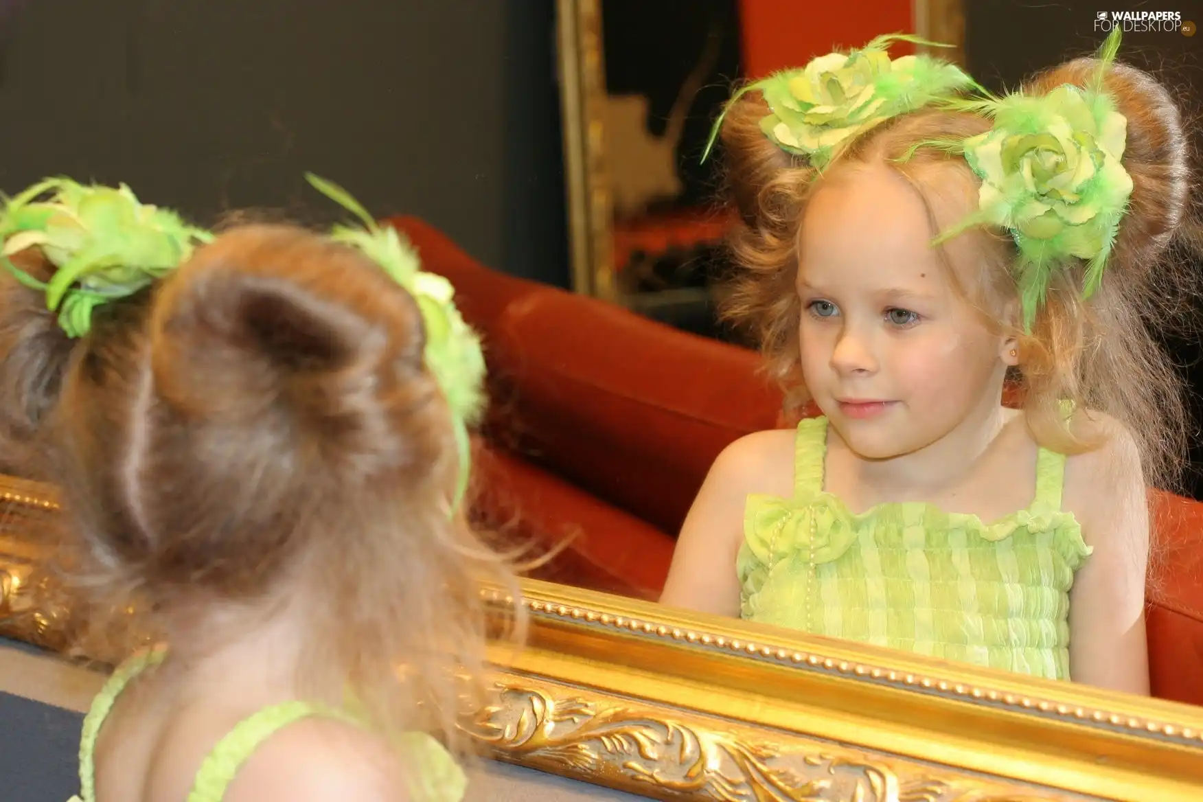 Mirror, girl, bobs