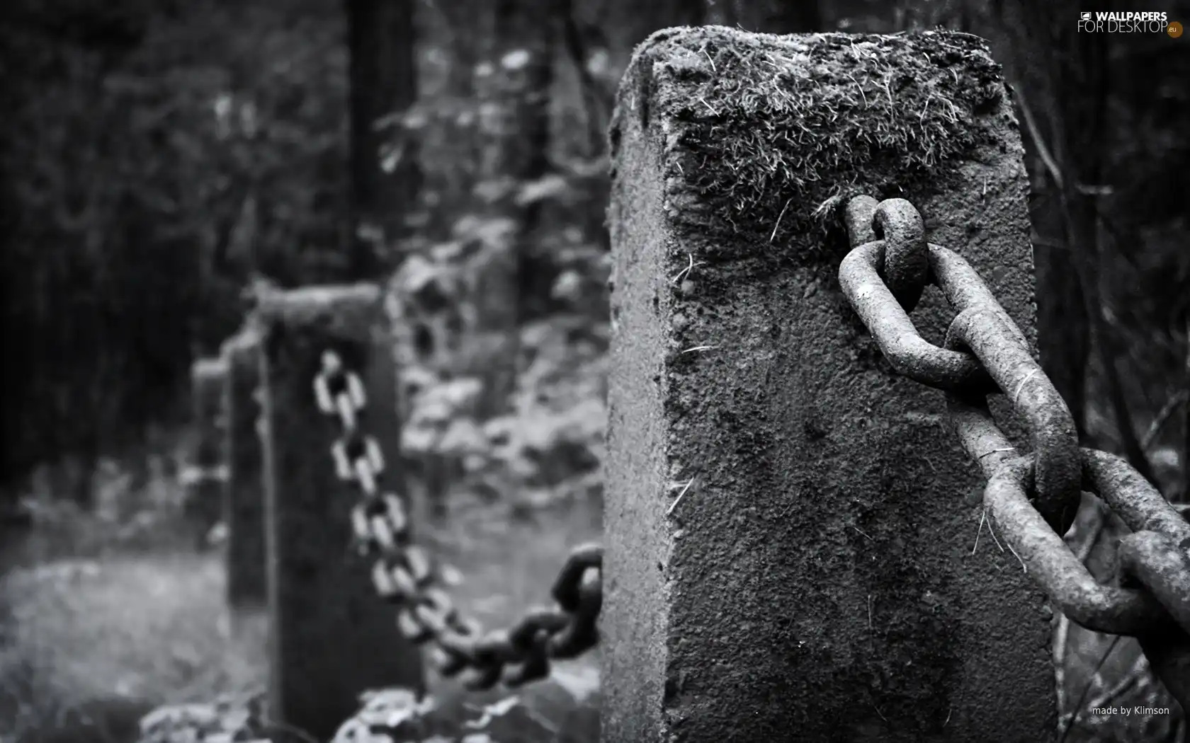 Monument, chain, tomb