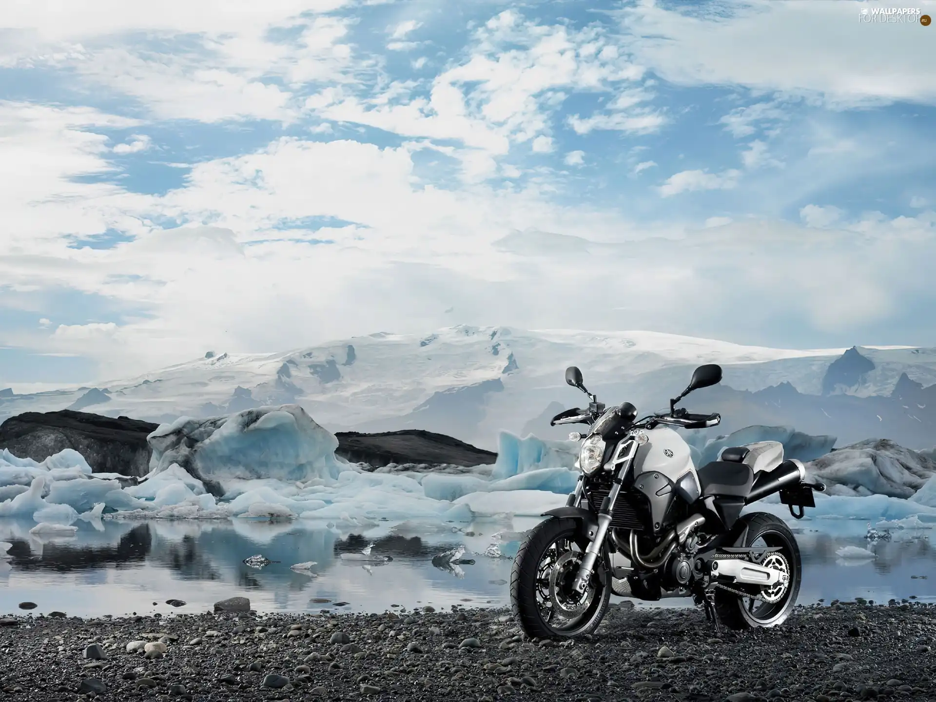 Yamaha MT-03, urban, motor-bike