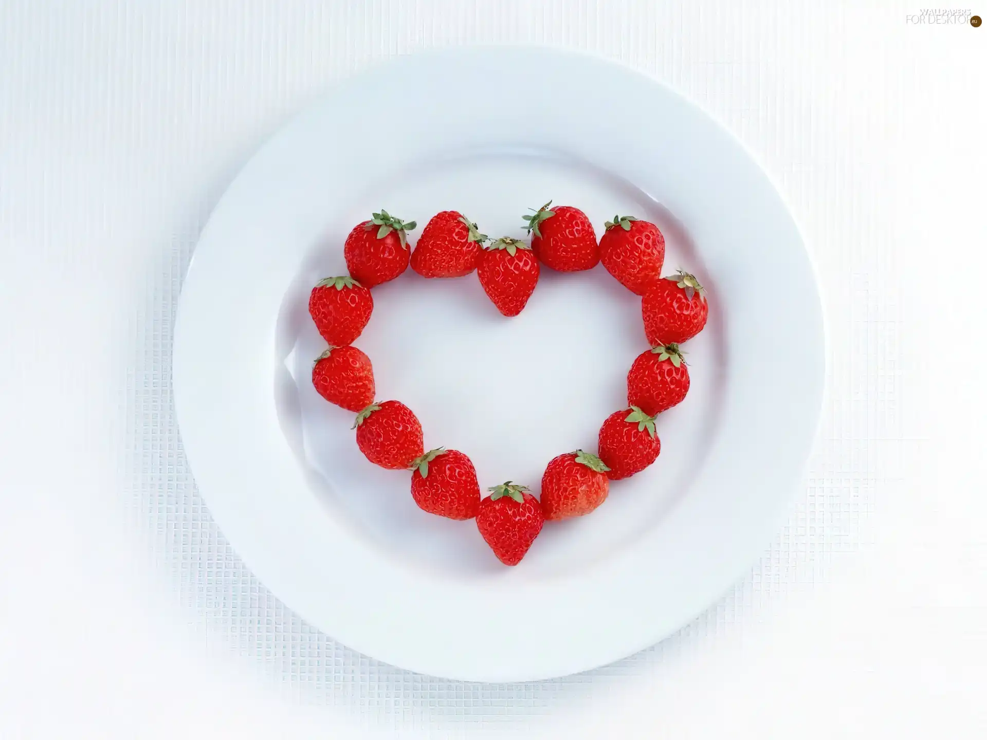 plate, strawberries, Heart
