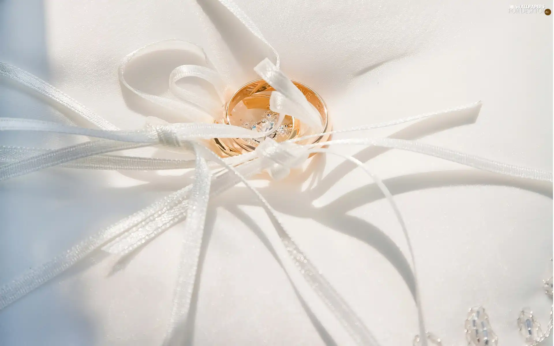 ribbons, rings