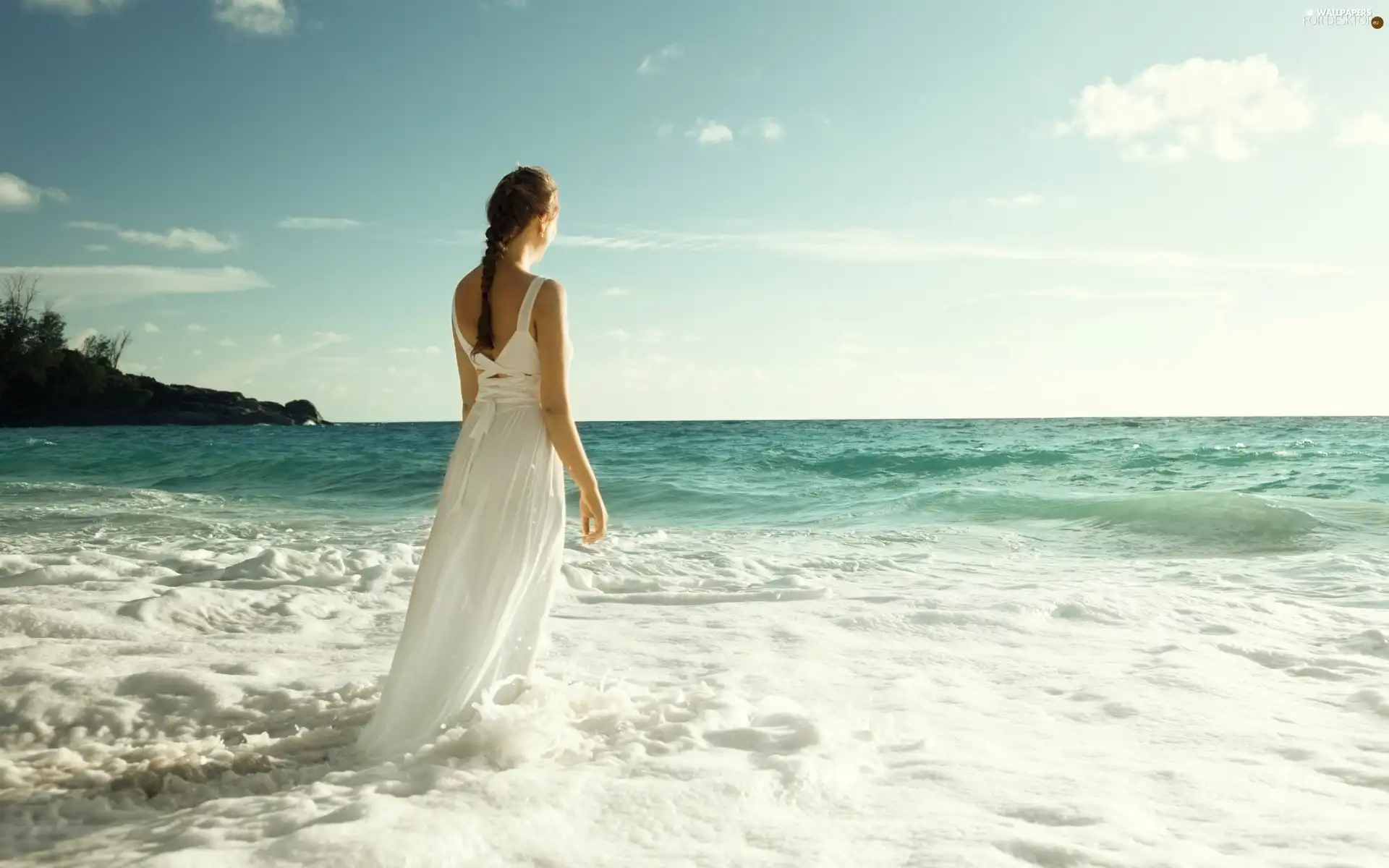 Women, Waves, rocks, sea