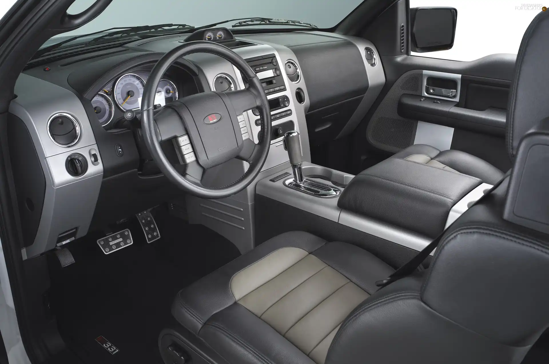 Saleen S7, interior