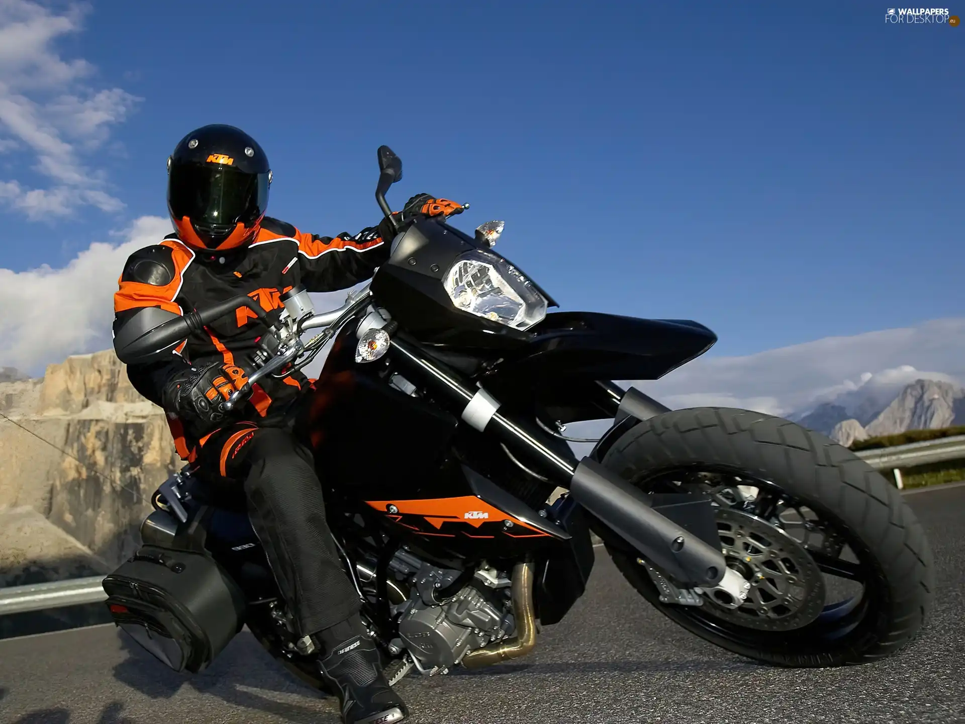 turn, KTM 990 Supermoto, sharp