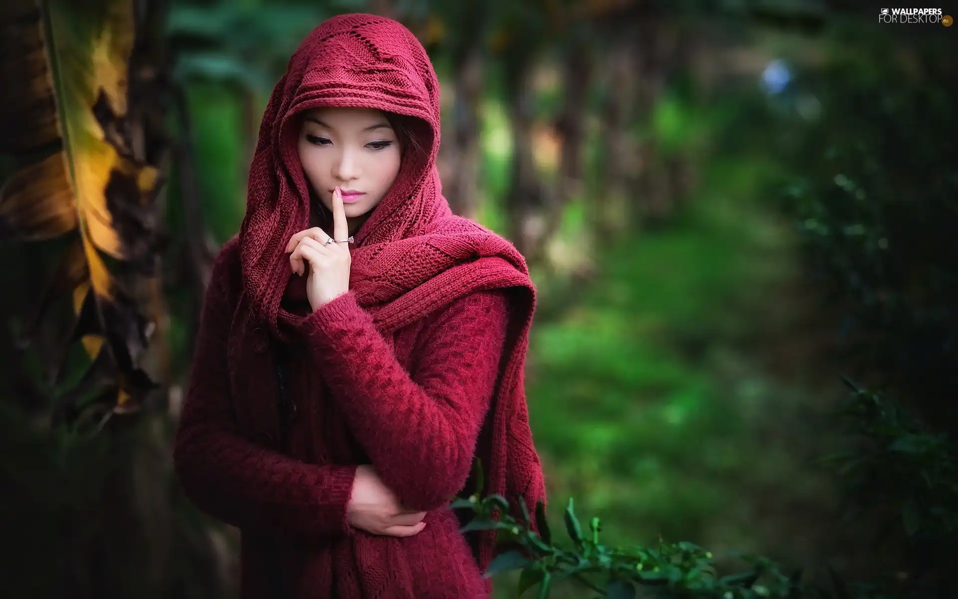 shawl, sad, jewellery, forest, make-up, girl