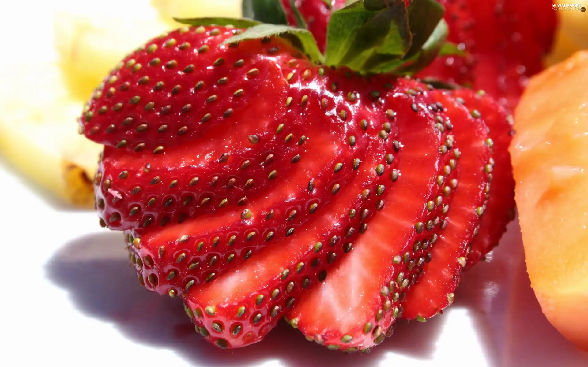 Strawberry, slices