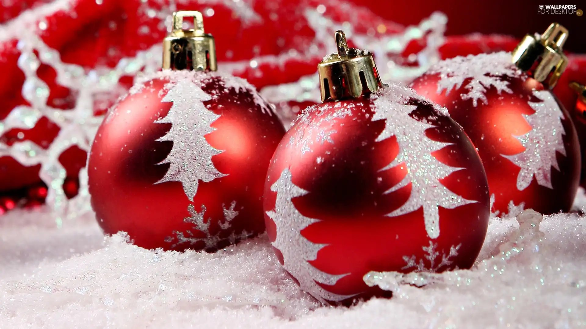 baubles, snow