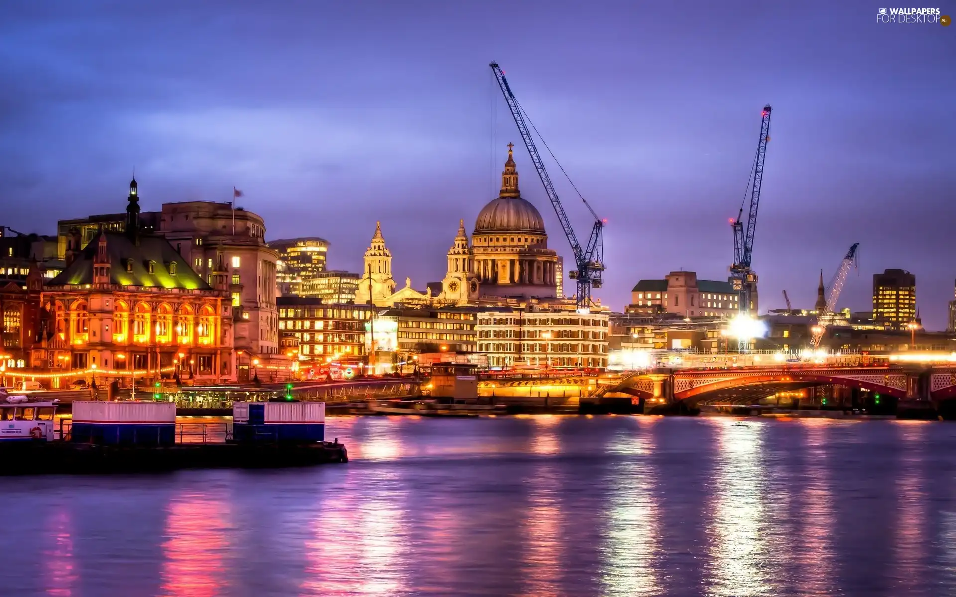 London, chair, St.Pauls