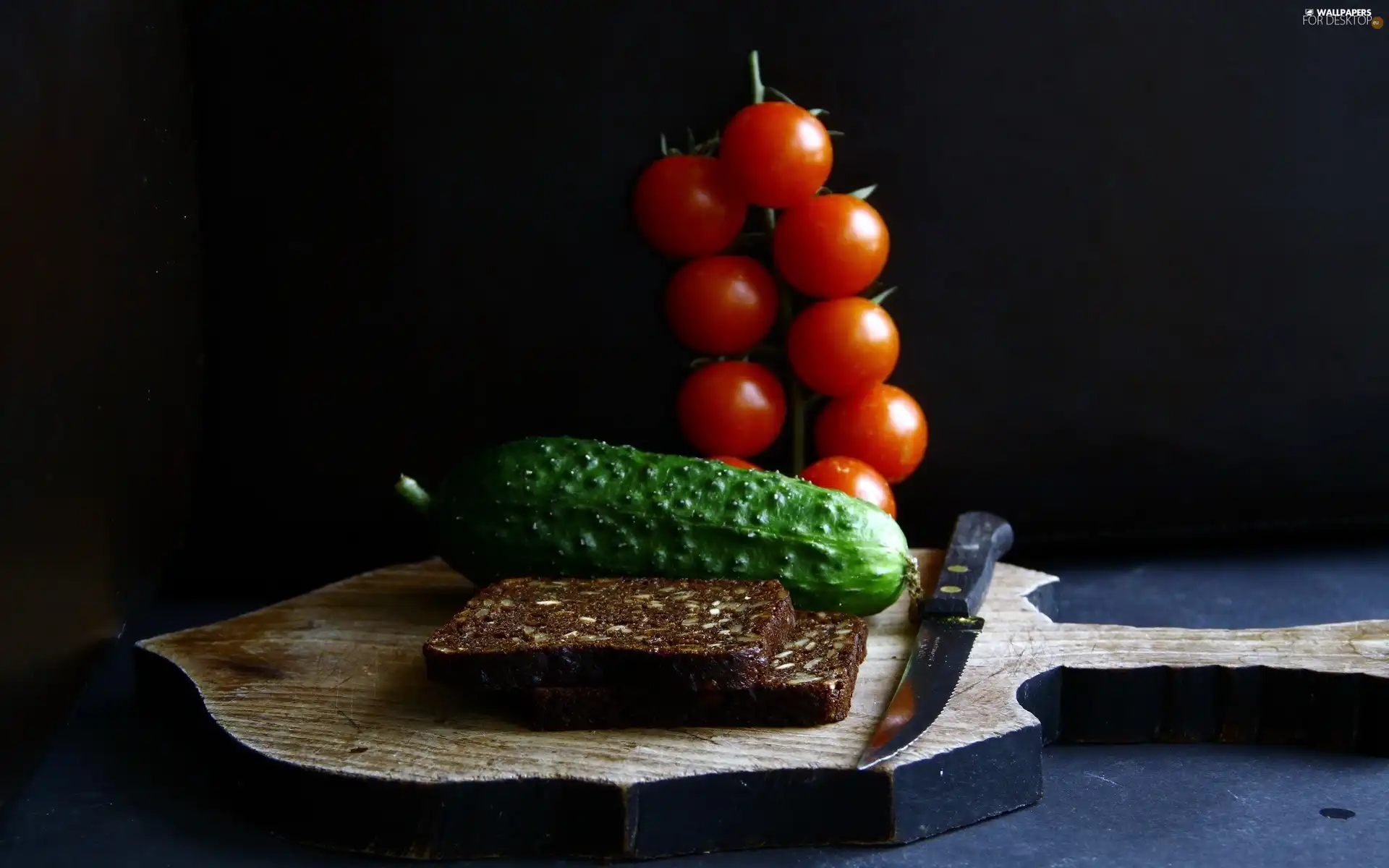 tomatoes, breakfast, cucumber, spray, bread