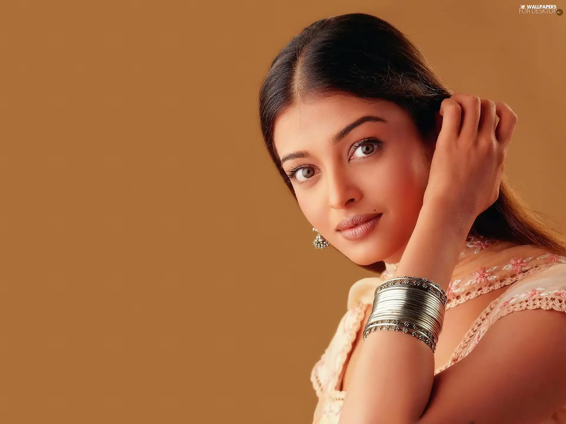 bracelet, Aishwarya Rai, Toyota Silver