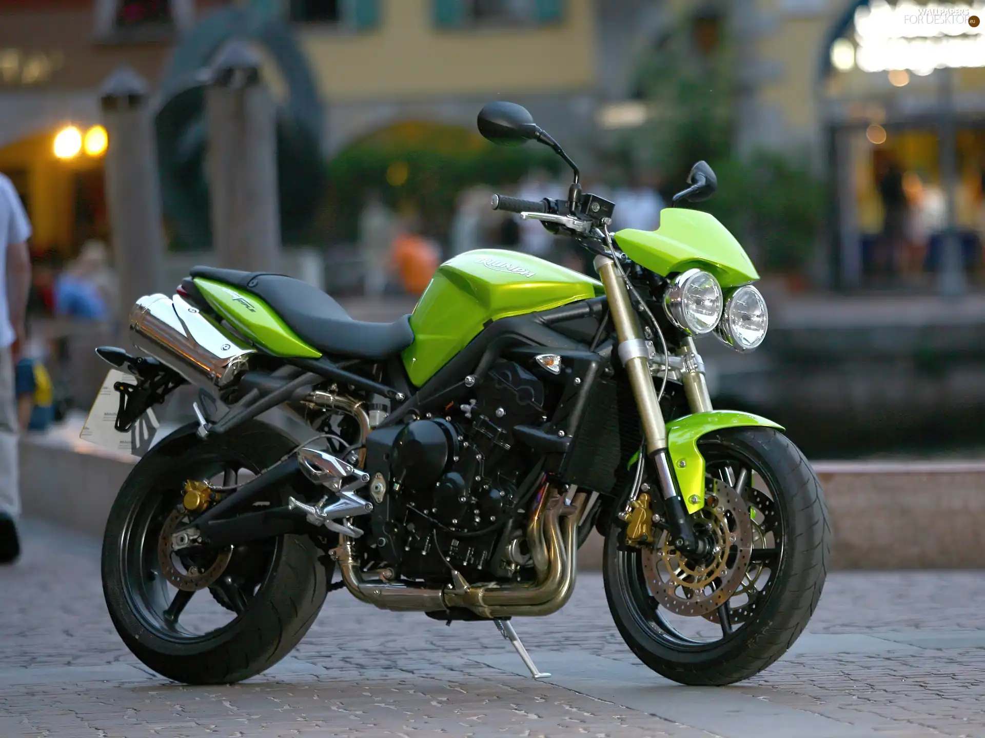 naked, Triumph Street Triple