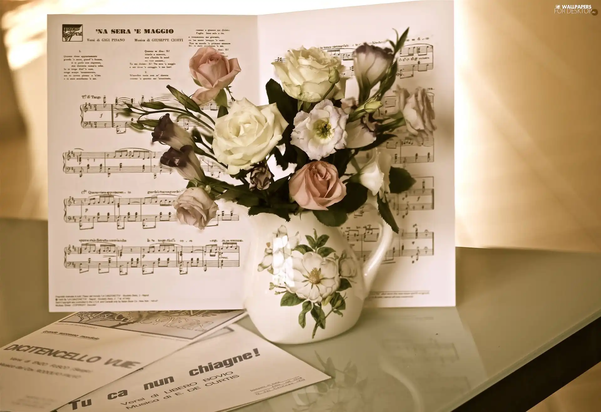 Tunes, bouquet, roses