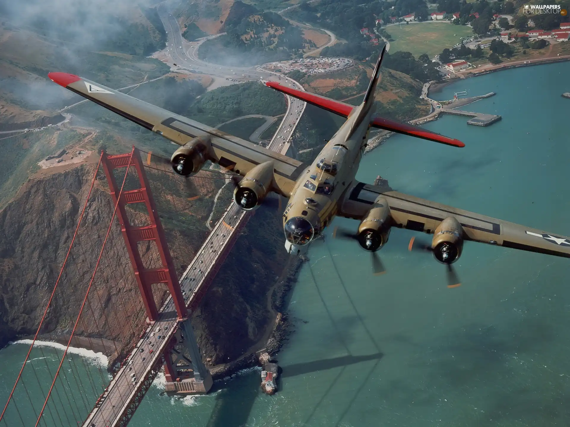 The Golden Gate Bridge, plane, turboprop