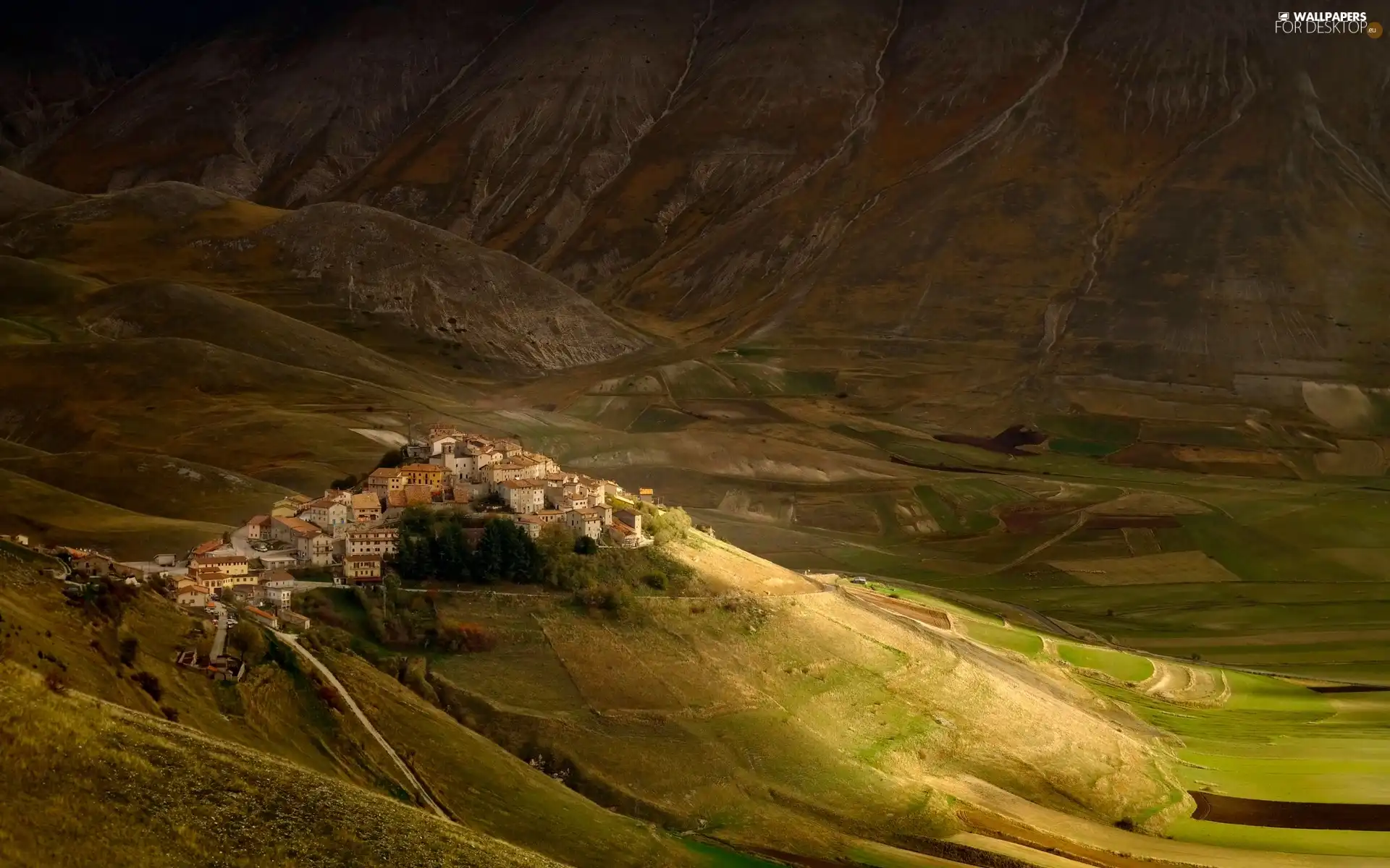 field, Mountains, Umbria, Italy, Town, medows