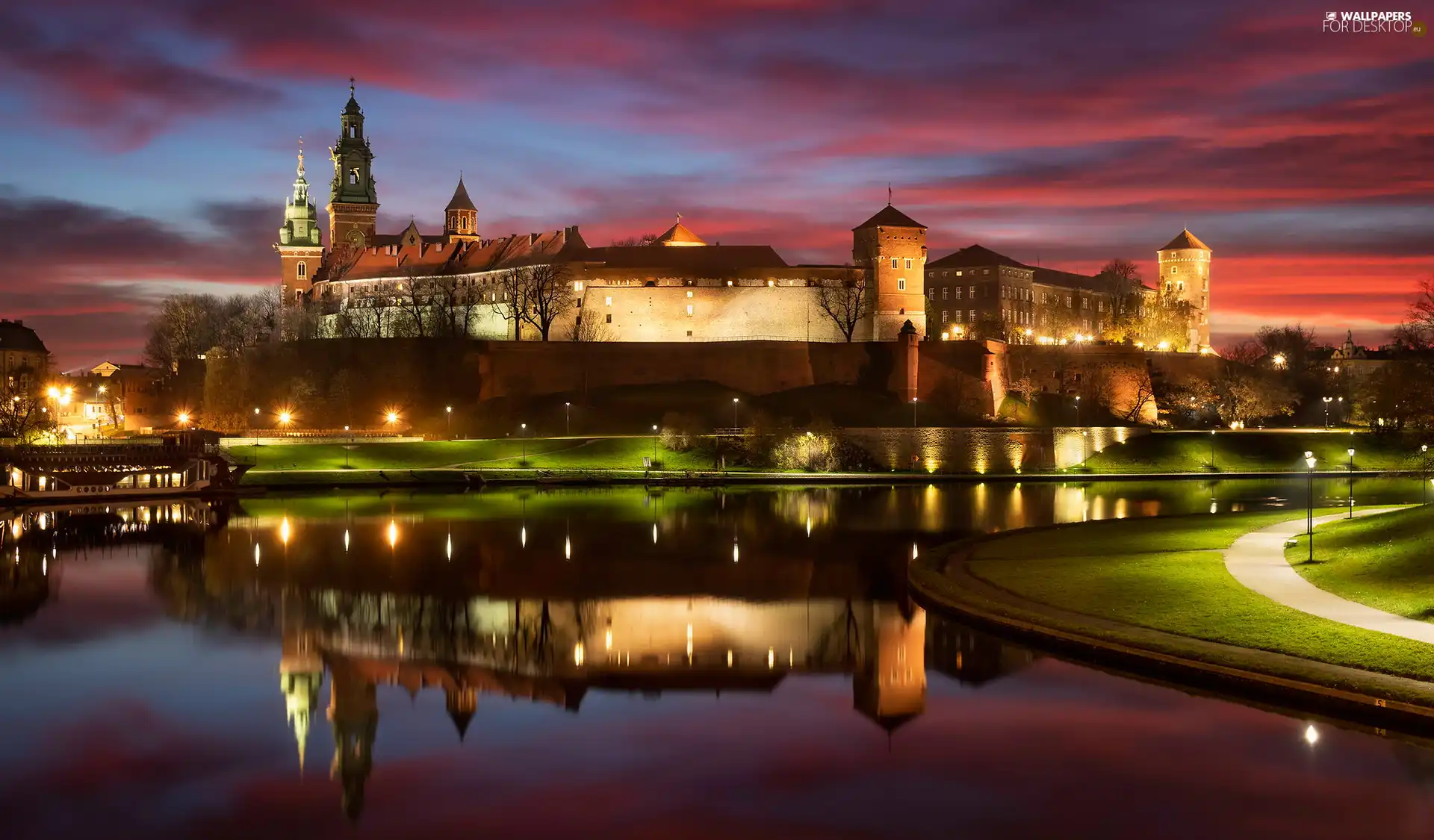 Wawel Royal Castle, Kraków, Vistula river, Floodlit, Poland, Wawel, reflection