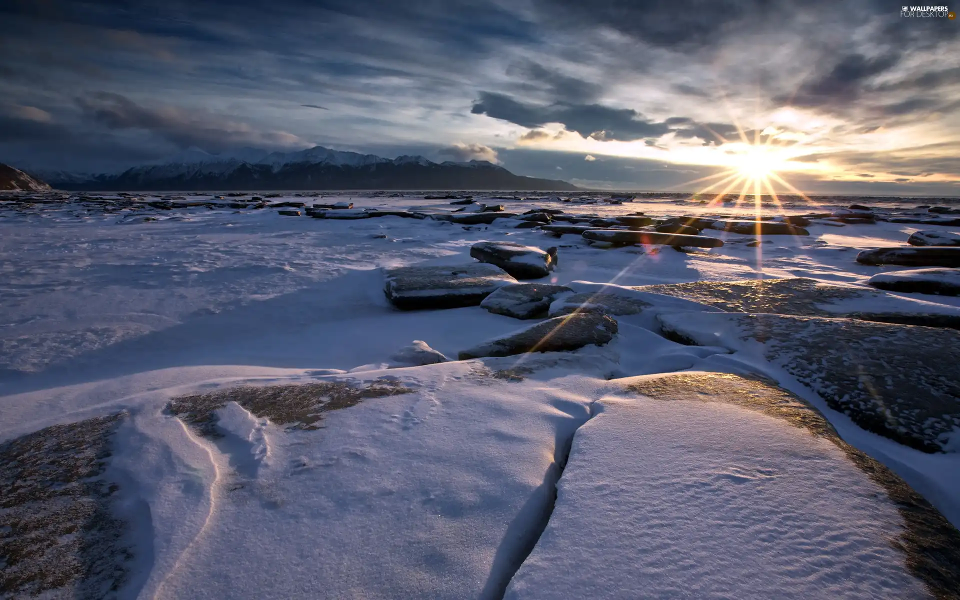 Mountains, sun, winter, rays