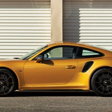 Porsche 911 Turbo S, side