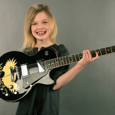 Guitar, Elle Fanning, actress