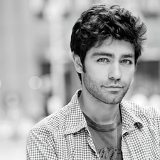 Adrian Grenier